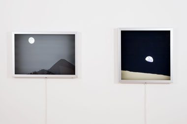 Kota Ezawa. Moon from Earth / Earth from Moon, 2011