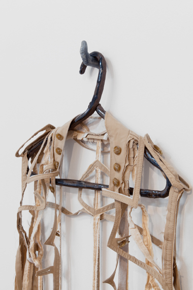 sew_hoy_beige-tan-hanger